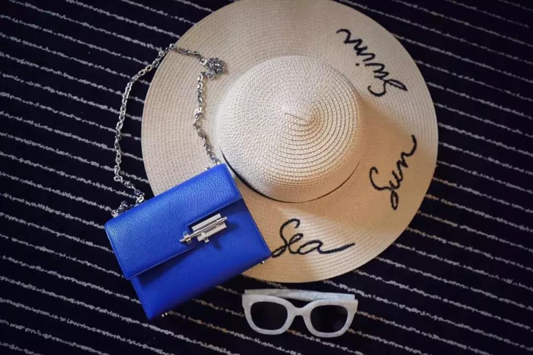 她们买了不少包，但天天背的还是这几个