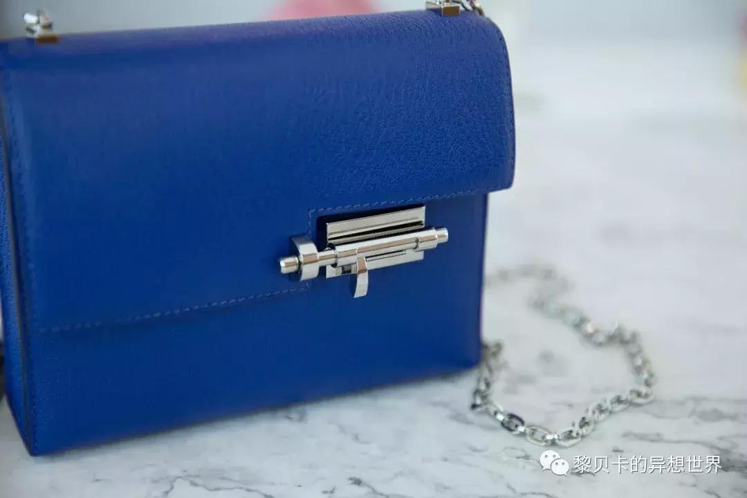 她们买了不少包，但天天背的还是这几个