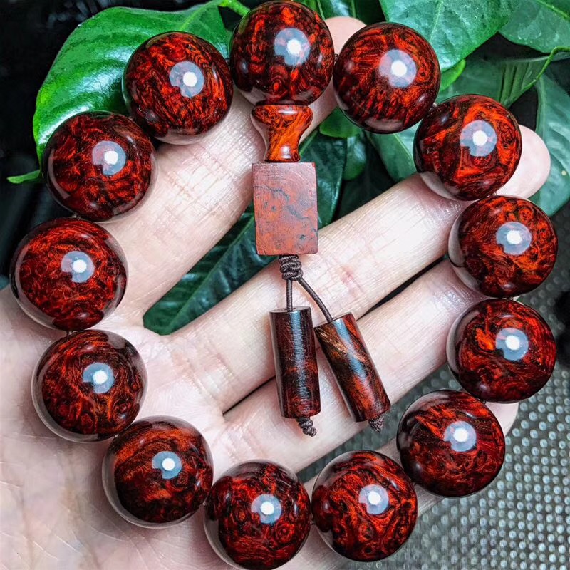 老和尚送的佛珠,老和尚给了一个开光的佛珠