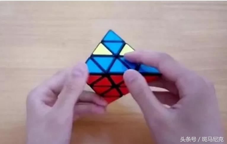 怎样还原2阶金字塔魔方视频教程,金字塔魔方还原黄色面后还原什么
