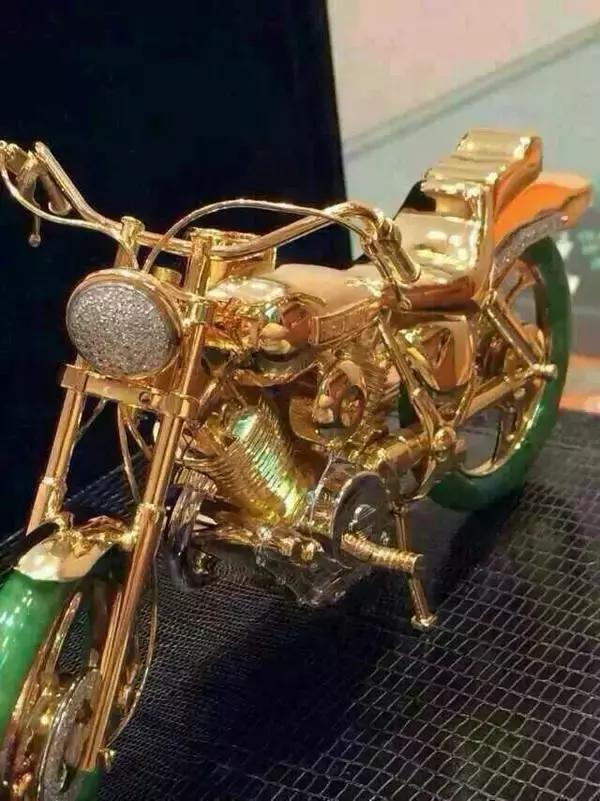 金碧辉煌的具体情形,什么叫金碧辉煌