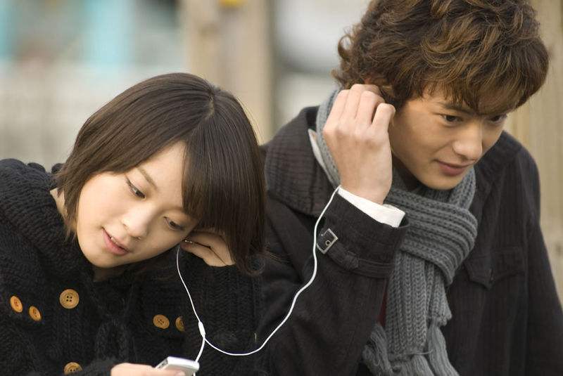 “你为什么总是爱上离婚女人？”“因为她们懂事啊！”