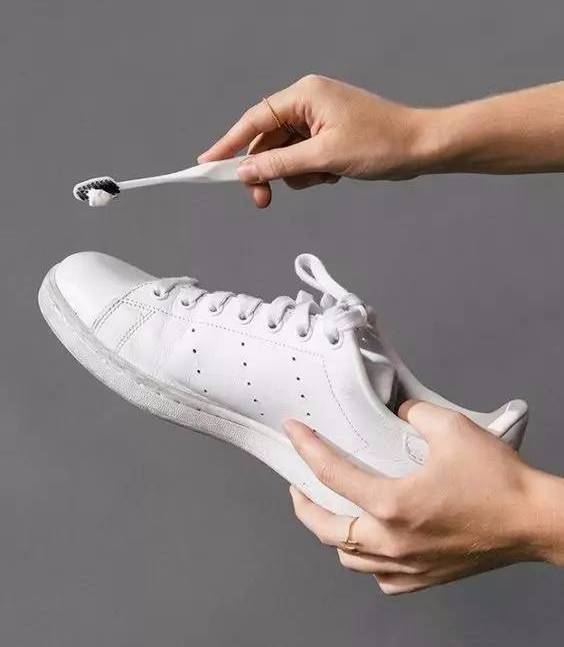 洗白袜子的小妙招及原理,白色袜子变黄了怎么快速洗白