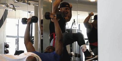 健身教练带着练和自己练的区别,健身教练训练惩罚