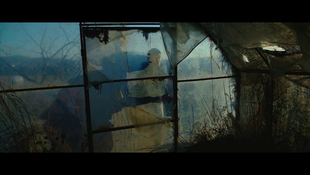 李沧东改编村上春树的《燃烧》，细思恐极的隐喻和谜团全为你破解