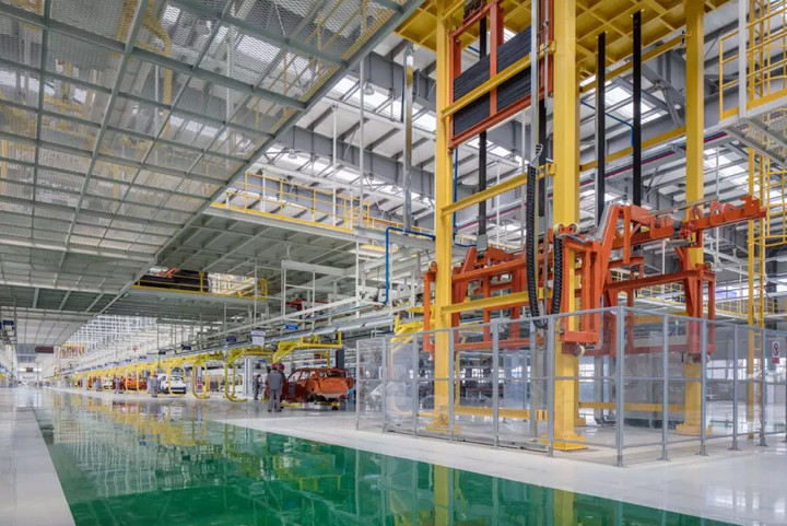 合众新能源哪吒怎么样,合众新能源汽车哪吒七座