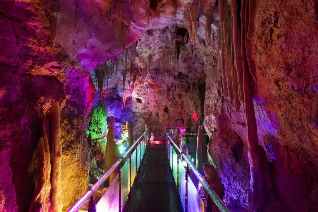 天气热有一地方却很凉快,夏天适合在大冰箱里避暑