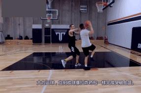 内线怎么防守别人突破起跳,到篮下上篮时怎么避免后面被盖帽