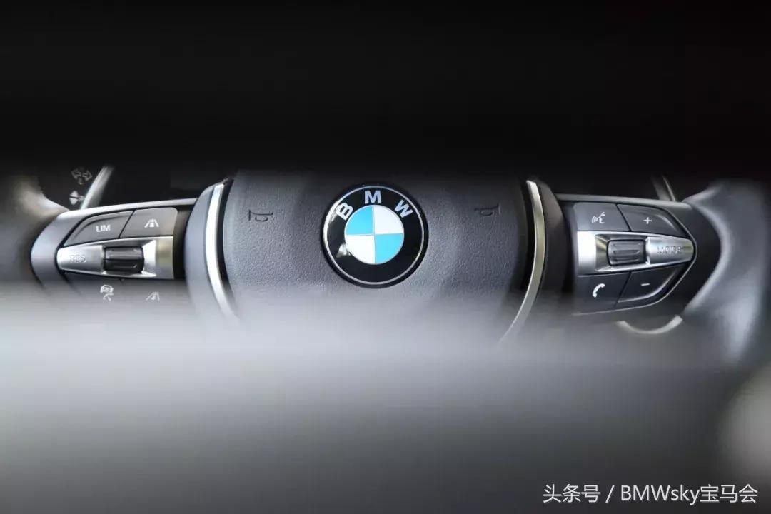 2020款宝马330i曜夜版百公里实测,2020款宝马330im曜夜版落地价