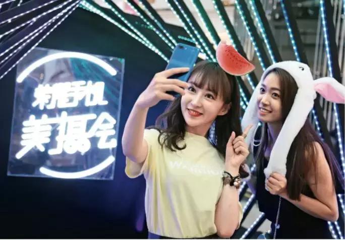 2019手机销量排行榜荣耀小米华为,2019年荣耀销量吊打小米红米