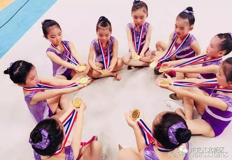 这个六月，看新区这群娃娃挥汗如雨战金陵！