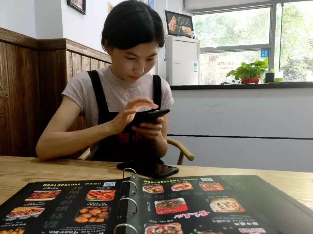 90后的小姐姐在苏州打拼,90后姐弟一起做餐饮