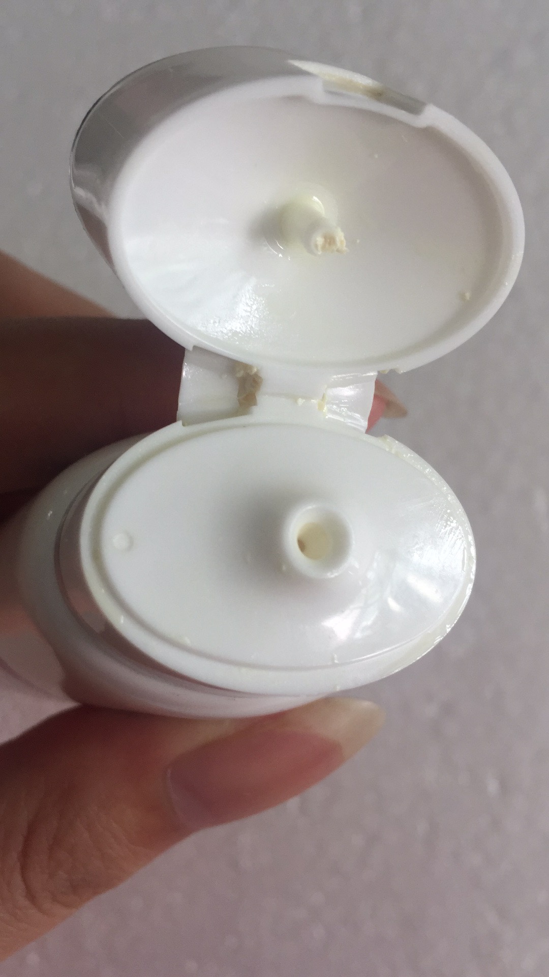 香蒲丽防晒适合干皮用吗,干皮爱流汗推荐平价防晒