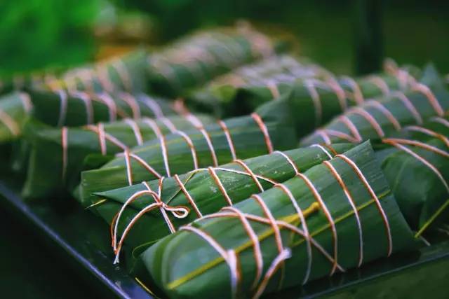 包粽子简单六步例文,手把手教你简单的粽子包法