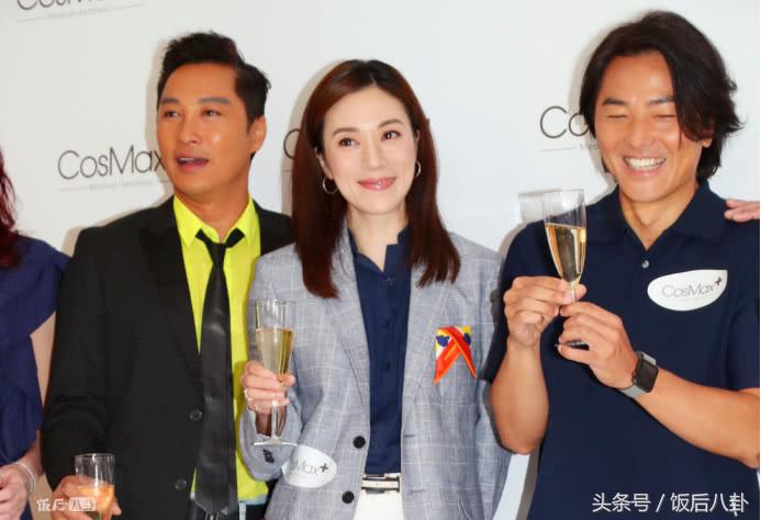 黎姿颜值巅峰笑容迷人,47岁黎姿素颜不老