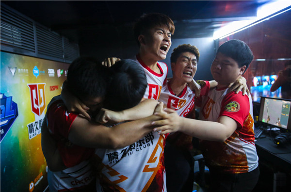 cfpl冠军战队排行榜,cfpl中极具意义的夺冠瞬间