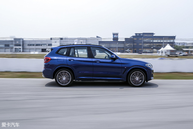 王闯试驾华晨宝马x3,不带l的轿车