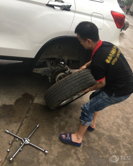 长安cs75plus轮胎爆胎,长安cs75爆胎怎么回事