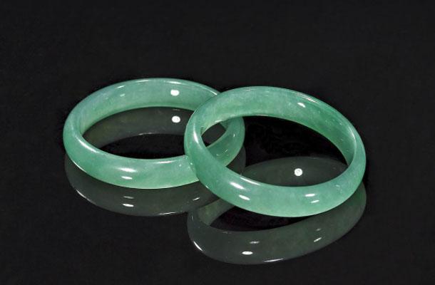 白玉光手镯怎么选,日月昌珠宝图片