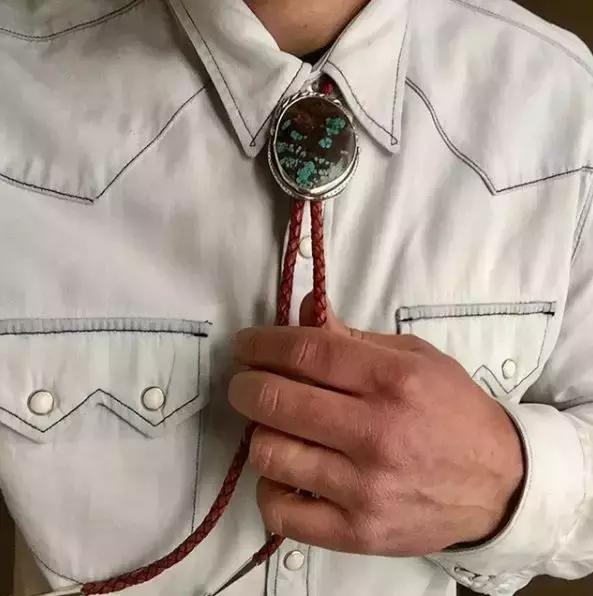 怎样选择领带和领结,搭配领带还是领结