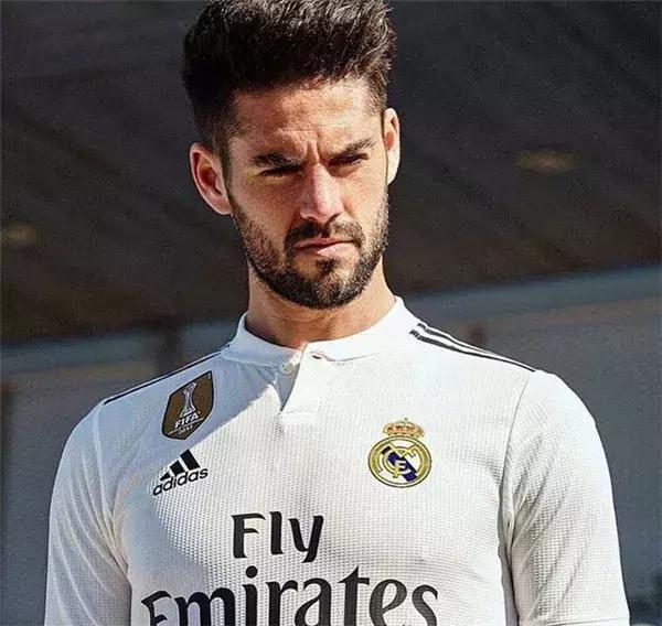 从姐弟恋到保姆上位世界杯球星背后的女人都不简单