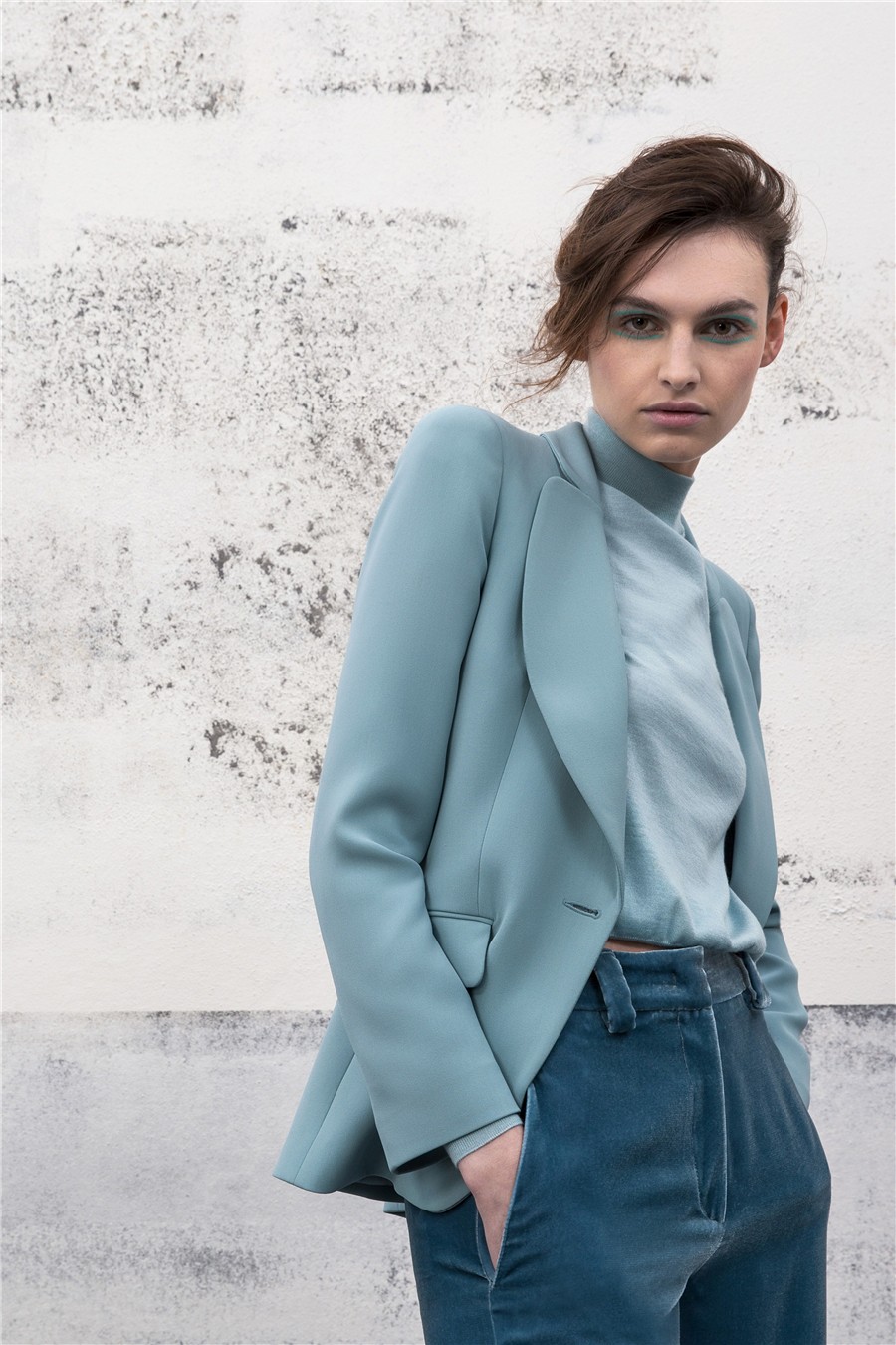 giorgioarmani女装风格,意大利奢侈品牌giorgioarmani