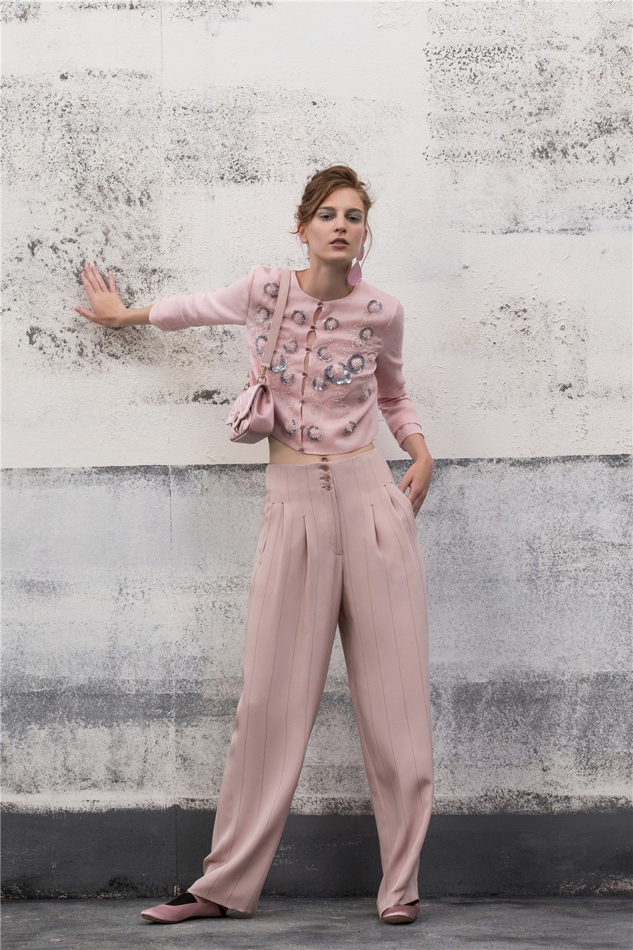 giorgioarmani女装风格,意大利奢侈品牌giorgioarmani