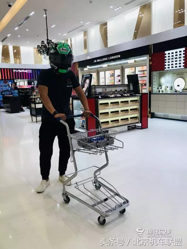 「人家的摩托车用品超市」戴着头盔去旅行之东南亚泰国篇