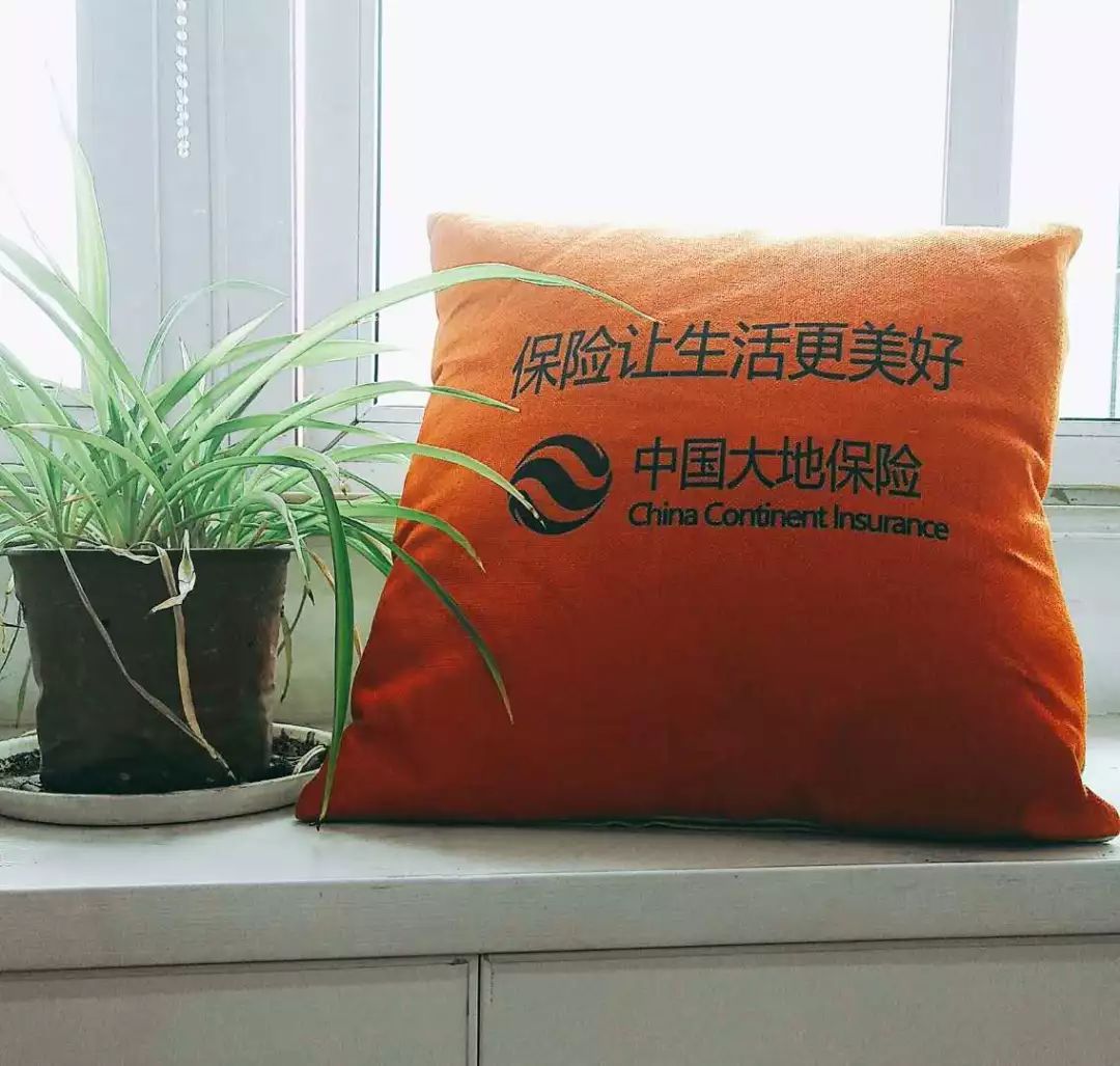 发宝贝踢足球照片的朋友圈,孩子踢足球得奖发朋友圈