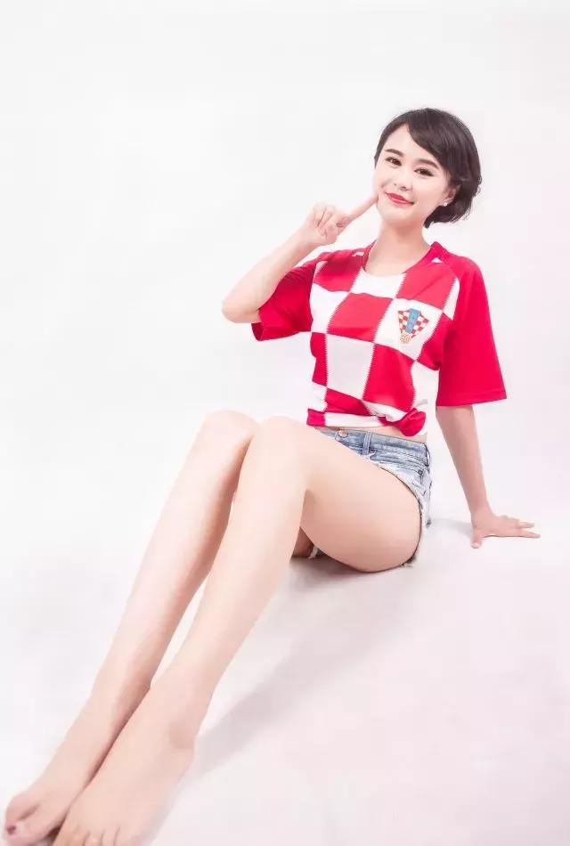 空姐和空姐格斗,足球比赛空姐