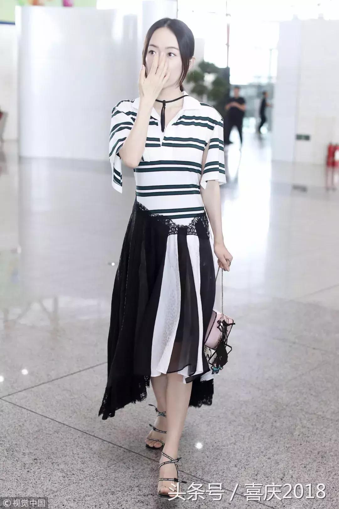 轻松就能穿出休闲随意的时髦感,一件穿出两件的效果