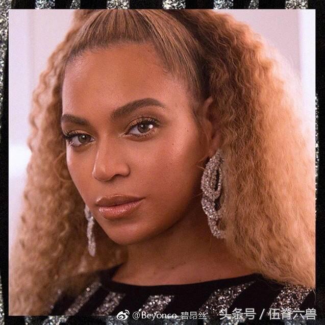 阿黛尔见她秒变迷妹，1人领20座格莱美，她凭啥是身价最高黑人？