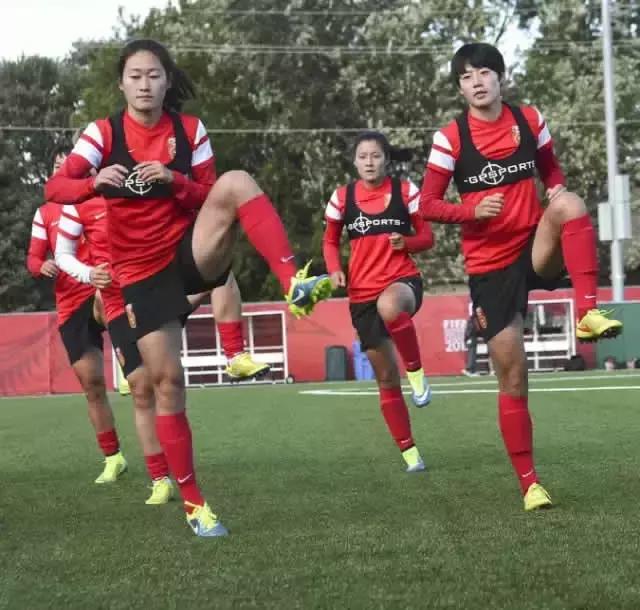 世界杯开幕式球员时装秀进场,世界杯球星穿的衣服