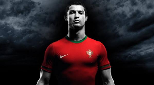 你永远也无法和女朋友解释什么是世界杯，但是李易峰可以