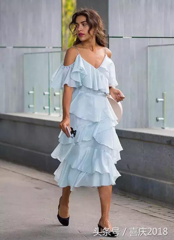 怎么把普通吊带穿的很时髦,小吊带怎么穿比较好看