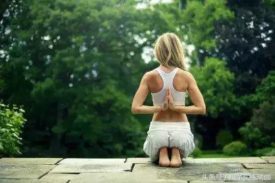 世界杯熬夜看球吃什么最好,熬夜看世界杯怎么缓解疲劳