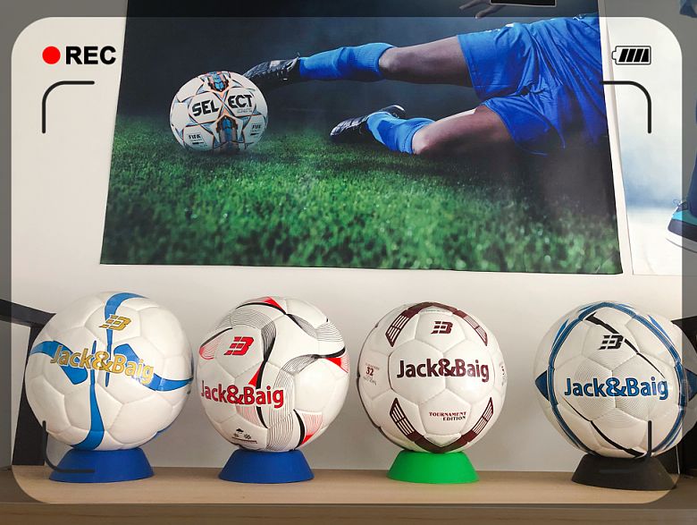 征集｜它生产的足球在德甲联赛上滚动！现在，你发照片它来送球