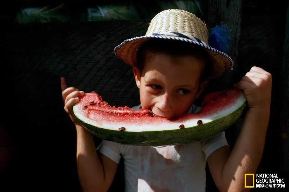 “对球当歌,人生几何”,看世界杯时为什么爱喝酒呢?