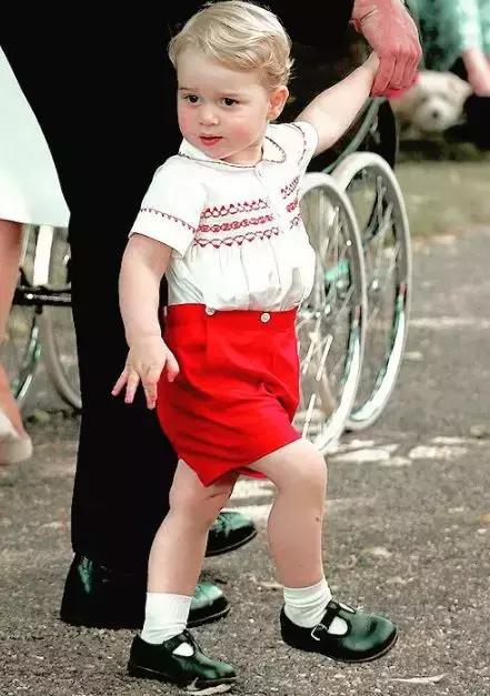 英国王室王子装,英国王室小公主王子穿搭