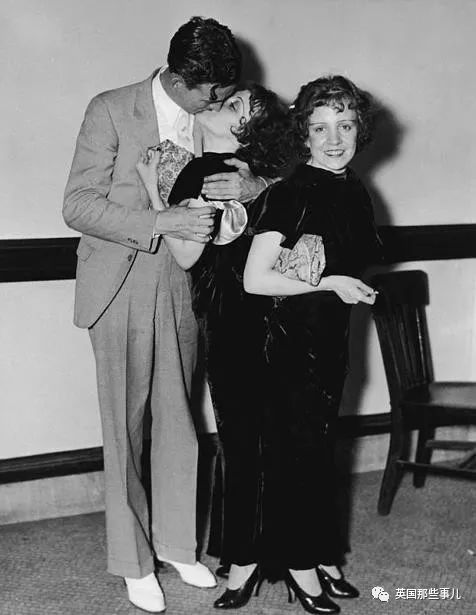 出生就被卖了,出生被抛弃受尽人间疾苦