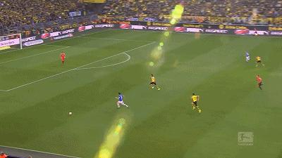 实况足球进球精彩瞬间回放,实况足球10个最精彩的进球