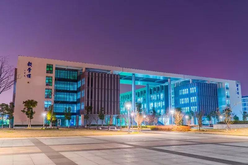 你看起来像我战友这本招生秘笈送你了!(附五所公安院校招考计划)