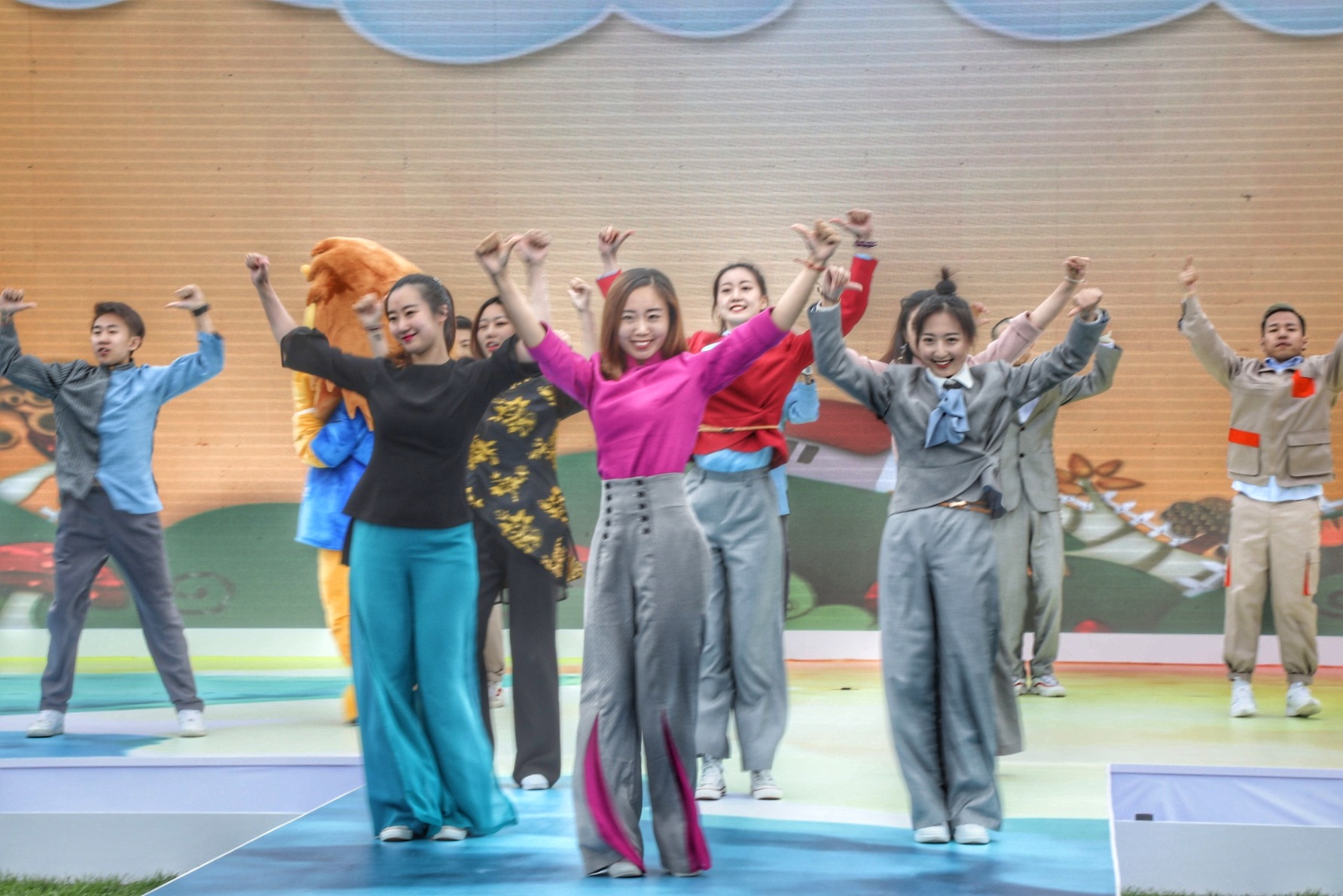 金石滩鲁能希尔顿酒店亲子,大连金石滩鲁能希尔顿酒店标志