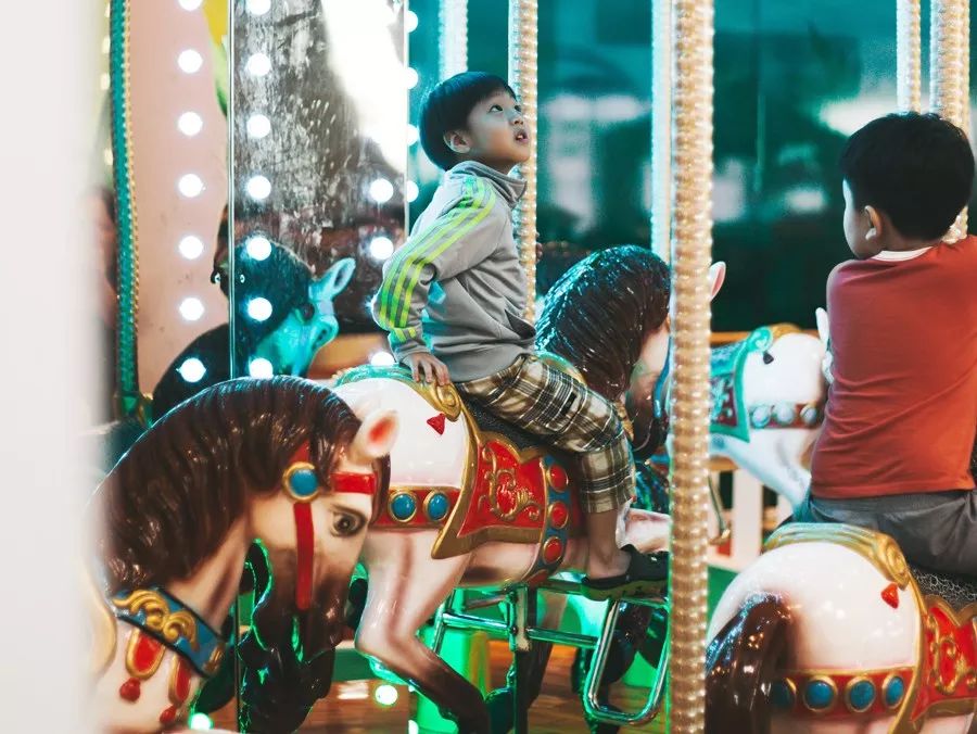 别让负面情绪毁了你的孩子,别让你的情绪暴力毁坏孩子一生