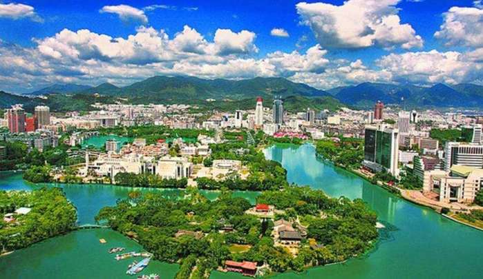 新四大火炉的城市是哪个,最新十大火炉城市排名表图片