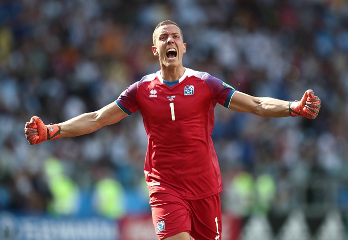 冰岛门将哈尔多松,冰岛足球队守门员哈尔多松