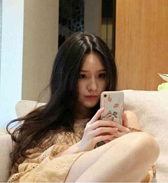 斗鱼一姐阿冷走红毯视频,斗鱼一姐阿冷完整版视频