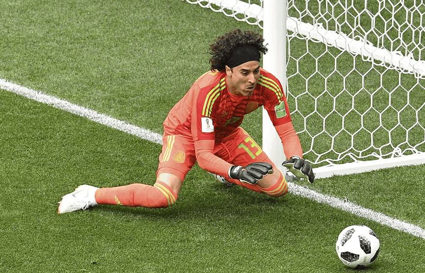 赢球就像过年！墨西哥美女球迷手舞足蹈，而勒夫这组动作很尴尬