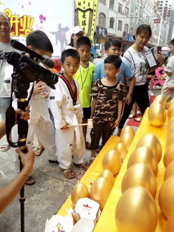 100元抵500元！赶快给孩子抢个名额，这个夏天一起去“踢馆”！