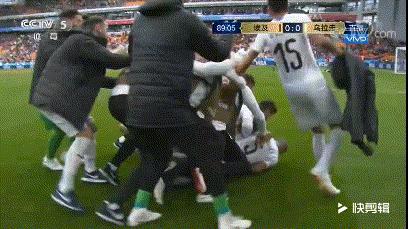 世界杯庆祝搞笑动作,世界杯的经典庆祝动作